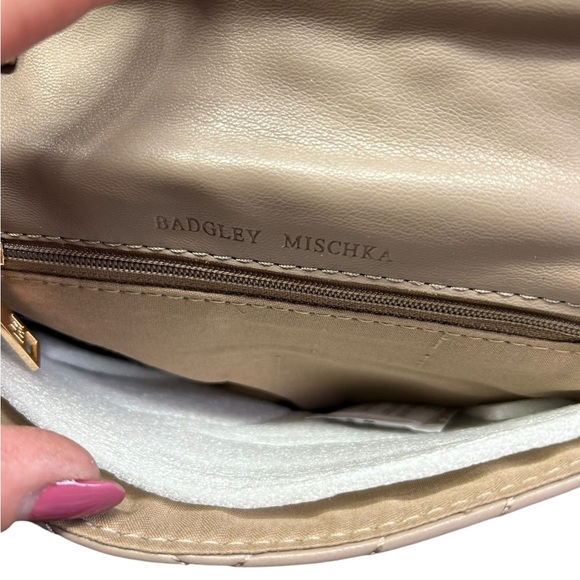 BADGLEY MISCHKA Vegan Leather Taupe Phone Crossbody Letter Lock in Front Bag NWT - Picture 2 of 7